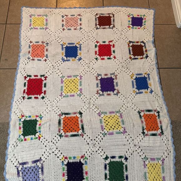 Crochet Blanket 92" X 48" Large Soft Comfy Handmade Crafted Beautiful Colors - Picture 3 of 6